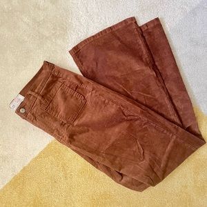 NWOT Gap High Rise Corduroy '70s Flare Jeans with Washwell